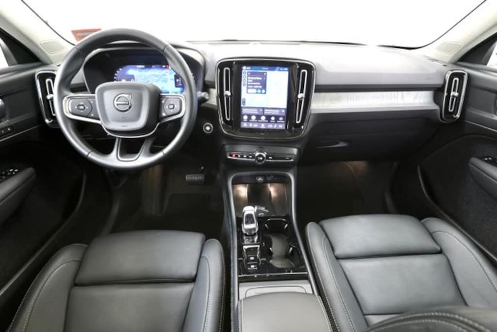 Certified 2026 Volvo XC40 B5 Plus SUV