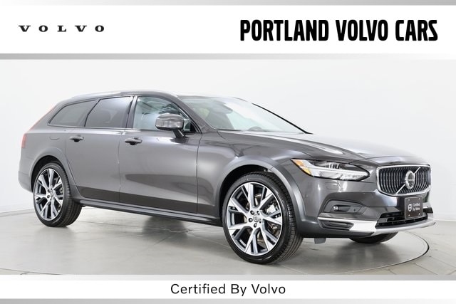 2023 Volvo V90 Cross Country B6 AWD Plus