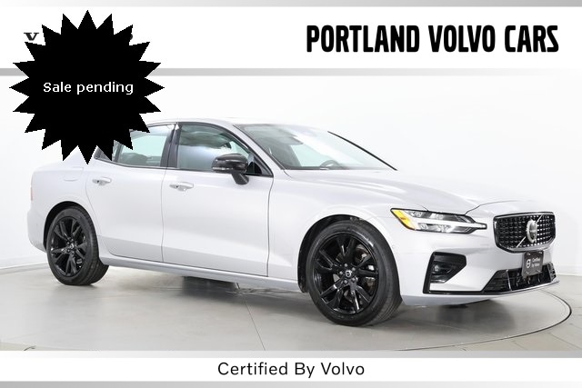 2024 Volvo S60 Plus's photo