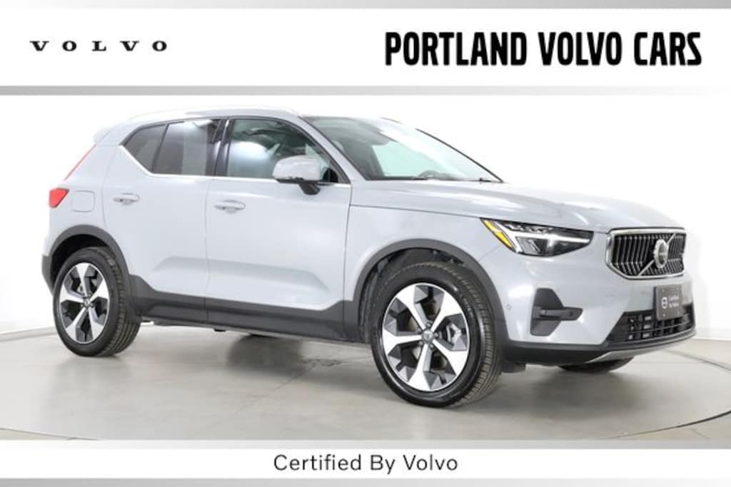 Certified 2025 Volvo XC40 B5 Plus Bright Theme SUV