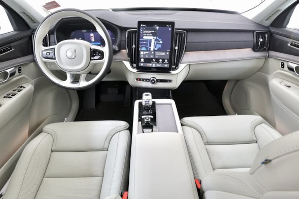 New 2026 Volvo XC90 plug-in hybrid T8 Ultra 7-Seater SUV