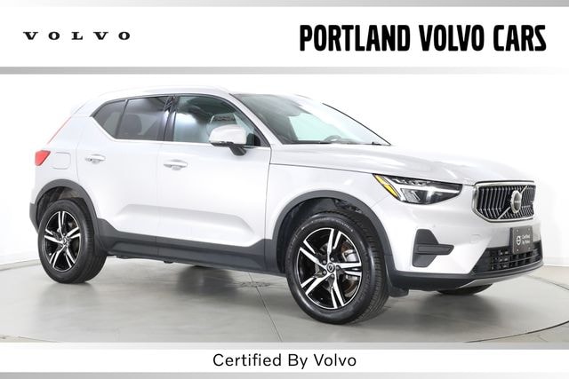 2025 Volvo XC40 B5 Core Bright Theme SUV