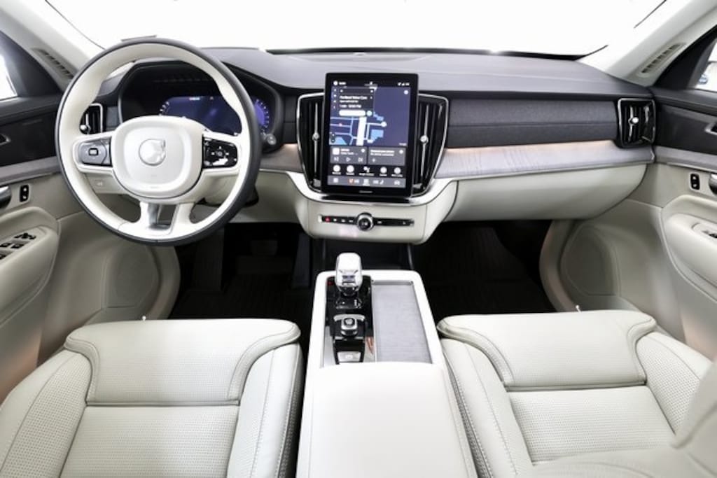 New 2026 Volvo XC90 B6 Ultra Dark Theme 7-Seater SUV