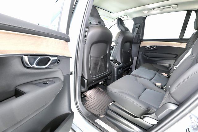 2026 Volvo XC90 Plus - Photo 15