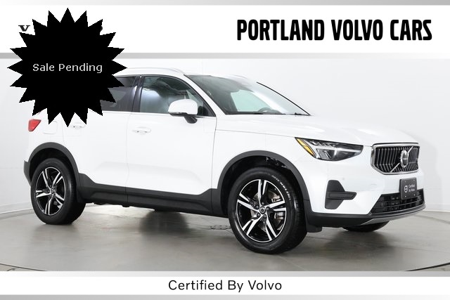 2025 Volvo XC40 Core
