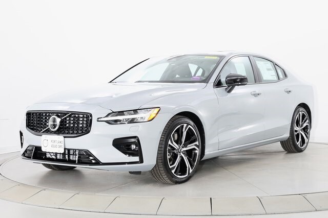 2025 Volvo S60 B5 Plus photo 4