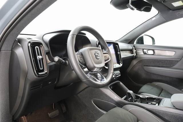 2023 Volvo C40 Recharge Ultimate photo 2
