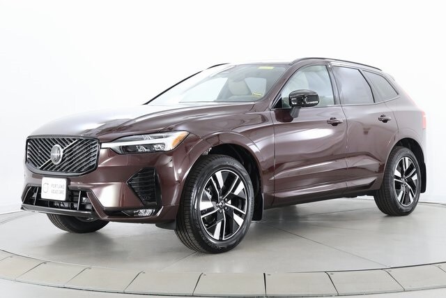 2026 Volvo XC60 B5 Plus photo 4