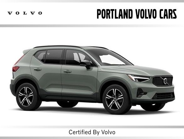 2023 Volvo XC40 B5 Plus Dark AWD's photo