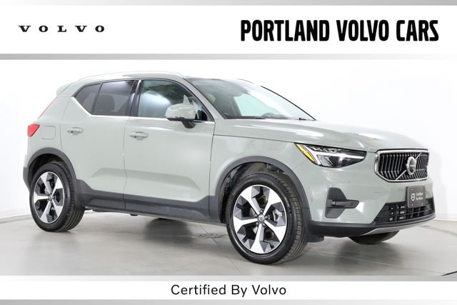 2025 Volvo XC40 SUV 