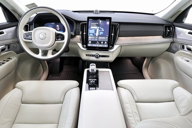 2026 Volvo XC90 photo 2