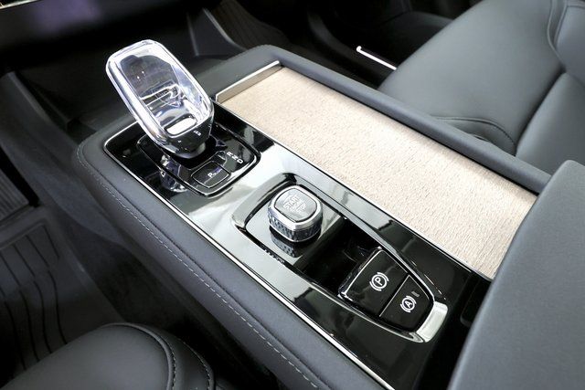 2026 Volvo XC90 Plus - Photo 22