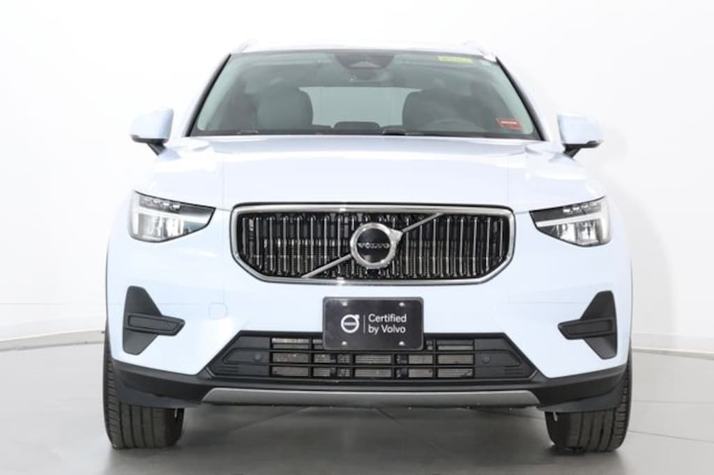 Certified 2025 Volvo XC40 B5 Core Bright Theme SUV
