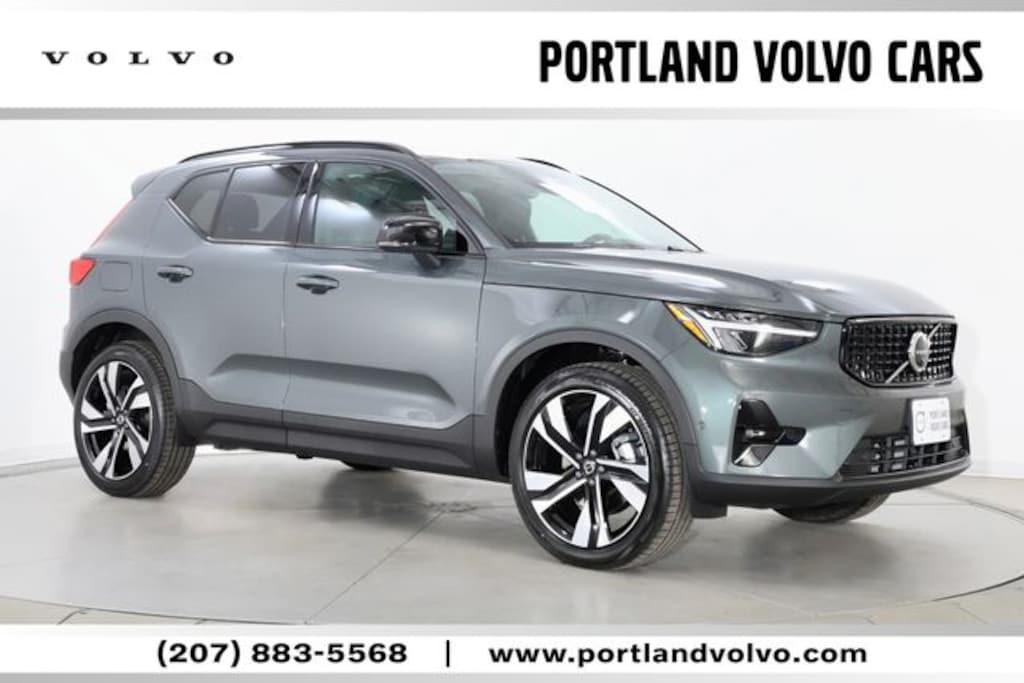 New 2026 Volvo XC40 B5 Plus SUV