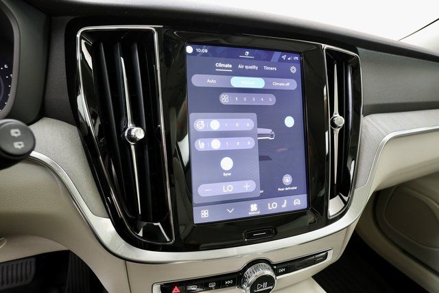 2026 Volvo V60 Cross Country Plus - Photo 24