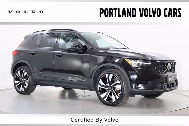 2024 Volvo XC40 Core