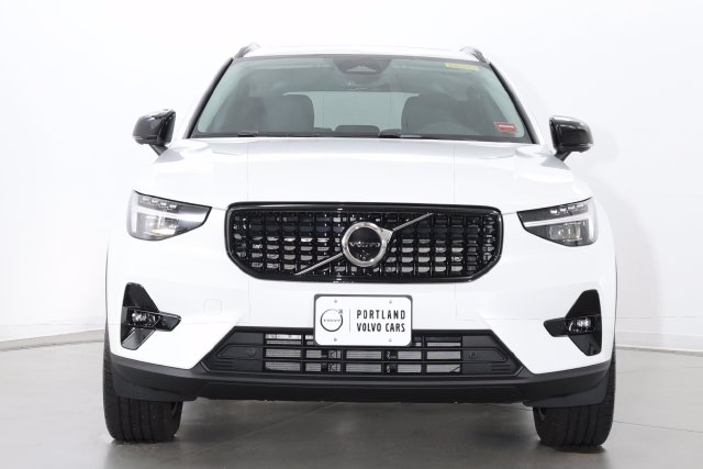 New 2026 Volvo XC40 B5 Plus SUV