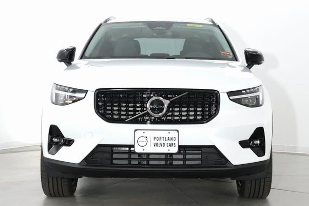 New 2026 Volvo XC40 B5 Plus SUV