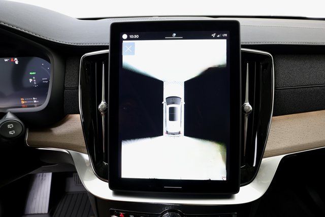 2026 Volvo XC90 Plus - Photo 25