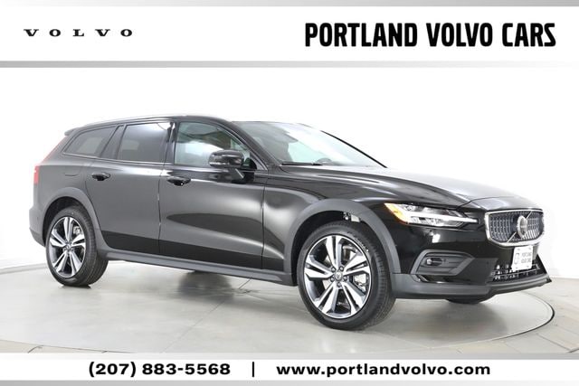 2026 Volvo V60 Cross Country B5 Plus AWD's photo
