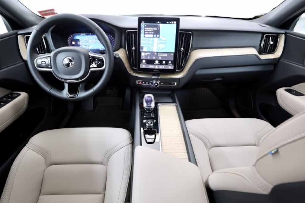 New 2027 Volvo XC60 B5 Core SUV