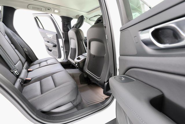 2026 Volvo V60 Cross Country Plus - Photo 17