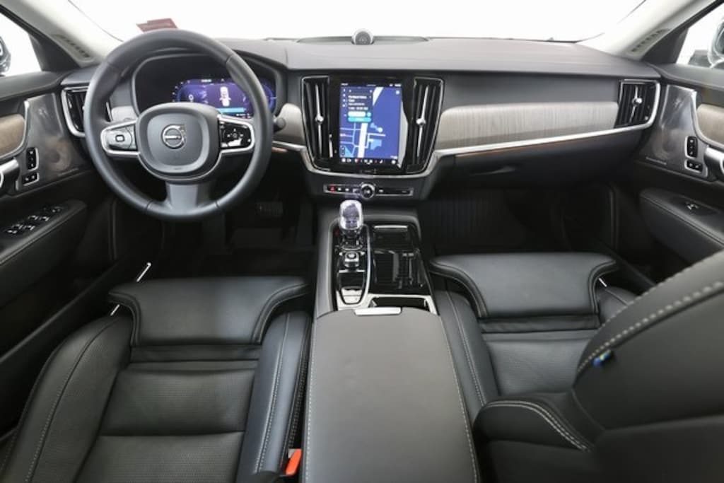 Certified 2024 Volvo S90 plug-in hybrid T8 Ultimate Sedan