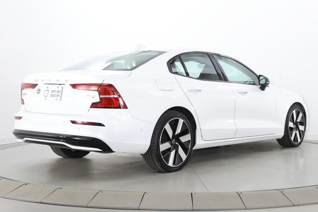 2025 Volvo S60 Plus - Photo 9