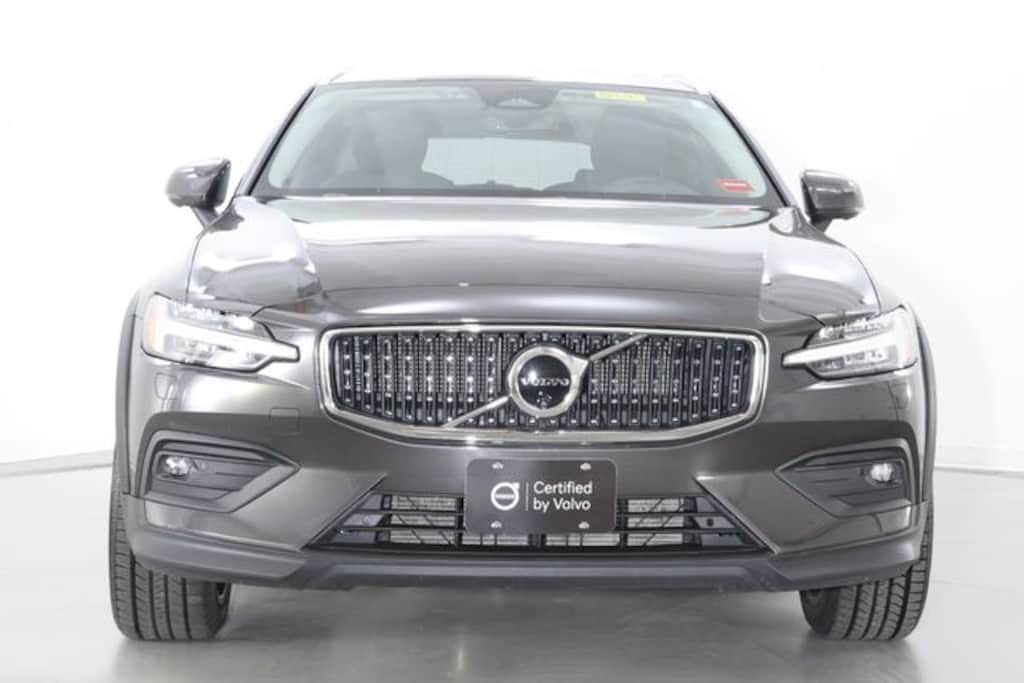 Certified 2025 Volvo V60 Cross Country B5 Plus Wagon
