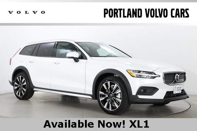 2026 Volvo V60 Cross Country Ultra's photo