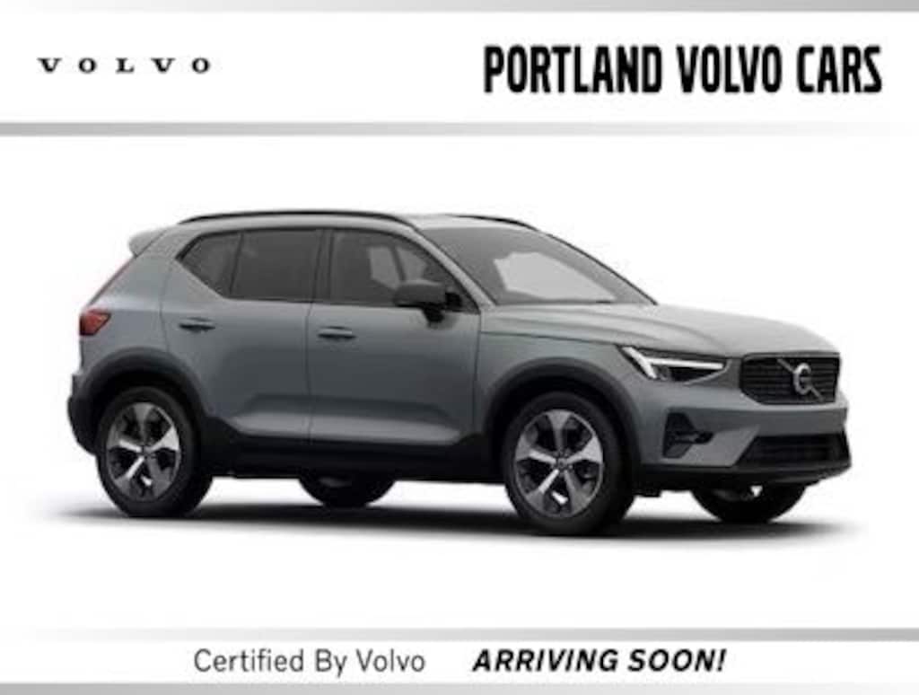 Used 2024 Volvo XC40 B5 Core SUV