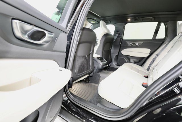 2026 Volvo V60 Cross Country Ultra - Photo 15