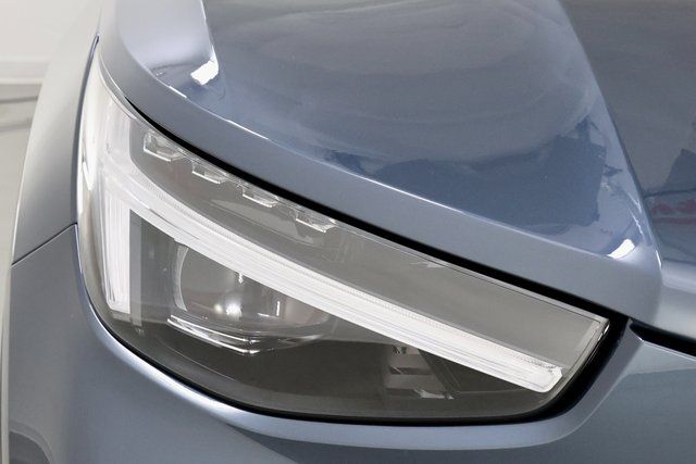 2026 Volvo XC40 Ultra Black Edition - Photo 11