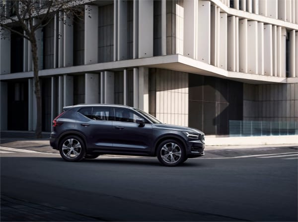 XC40_blue_city_600.jpg