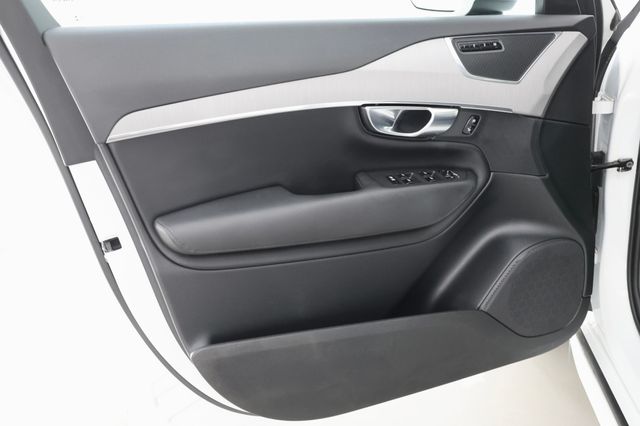 2025 Volvo XC90 Core - Photo 15