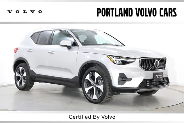 2025 Volvo XC40 B5 Plus Bright AWD's photo