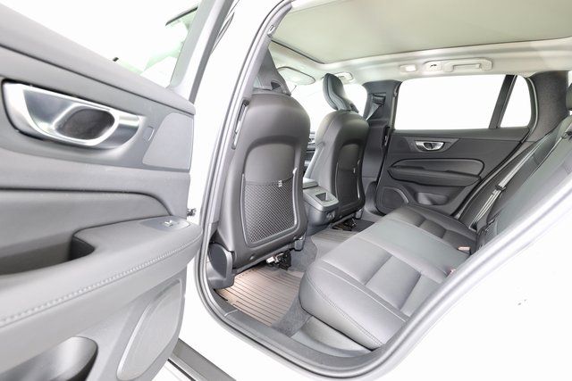 2026 Volvo V60 Cross Country Plus - Photo 15
