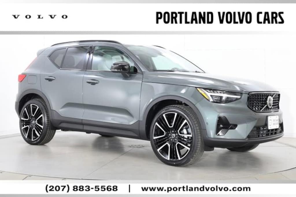 New 2026 Volvo XC40 B5 Plus SUV