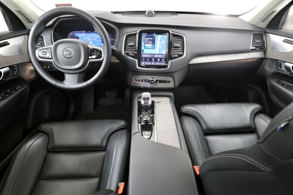 Certified 2023 Volvo XC90 Recharge Plug-In Hybrid Ultimate Dark 7-Seater SUV