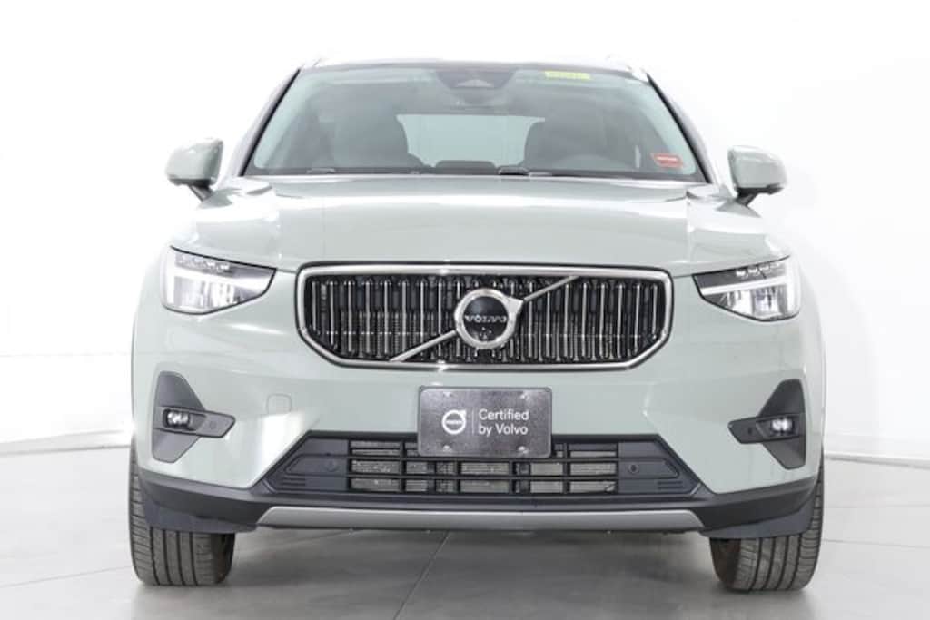 Certified 2025 Volvo XC40 B5 Plus Bright Theme SUV