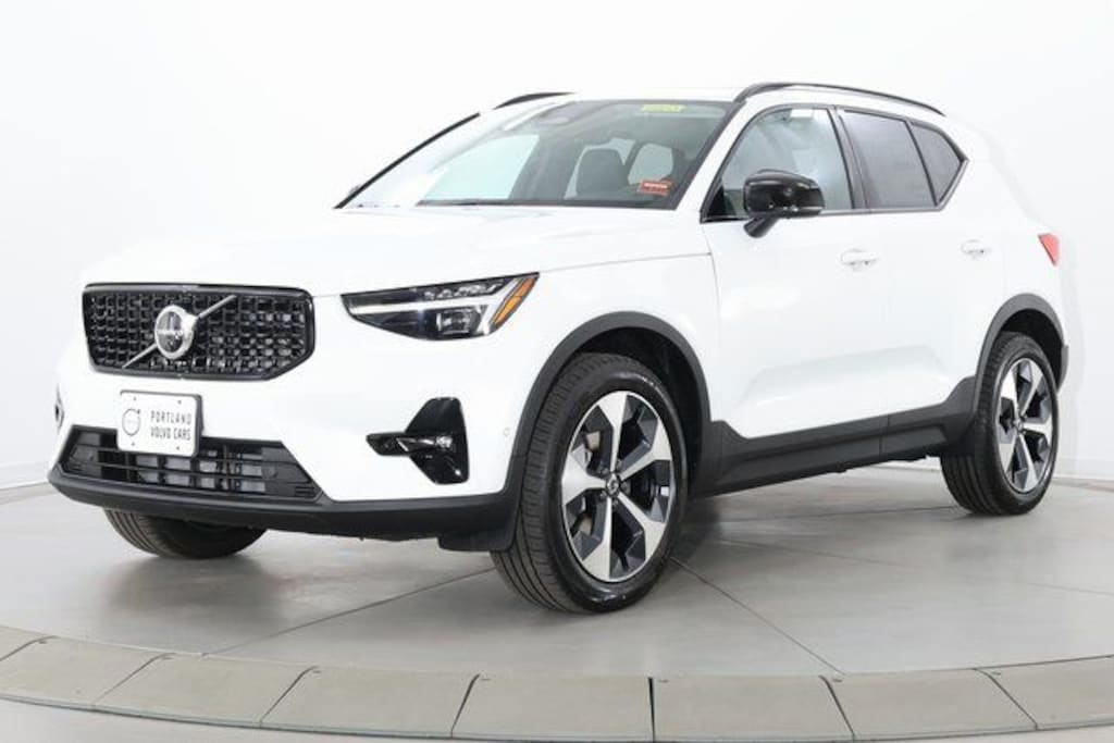 New 2026 Volvo XC40 B5 Plus SUV