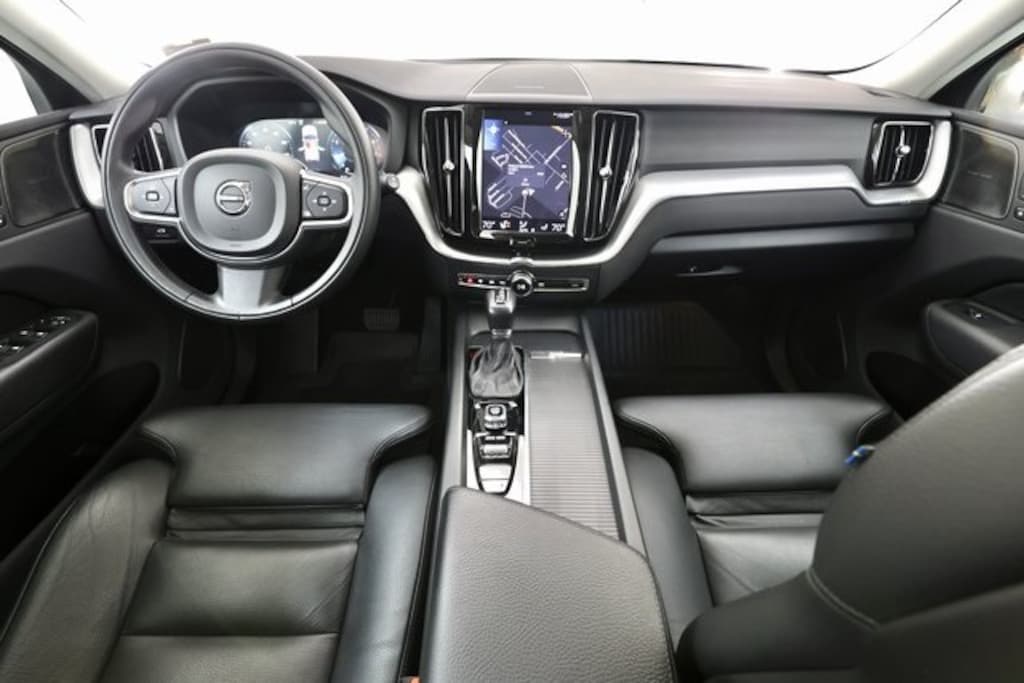 Used 2019 Volvo XC60 T5 Momentum SUV