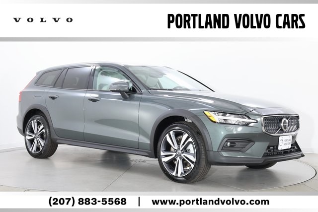 2026 Volvo V60 Cross Country Plus's photo