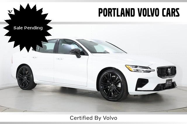 2023 Volvo S60 Plus's photo