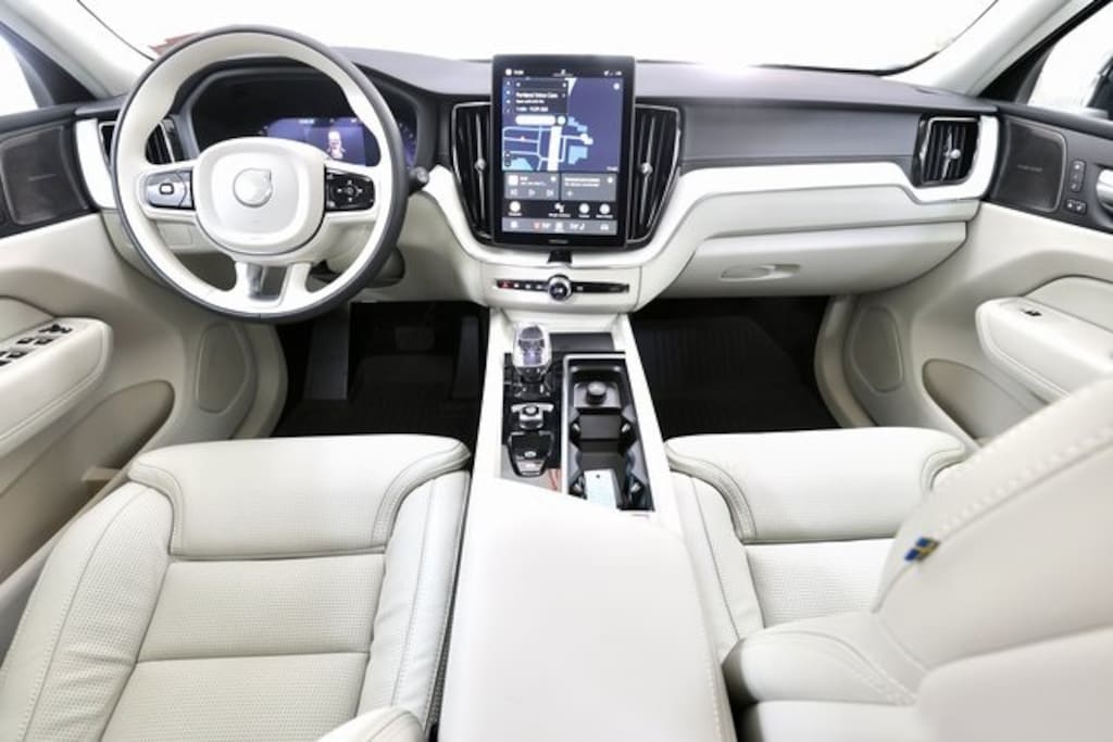 New 2026 Volvo XC60 B5 Ultra SUV