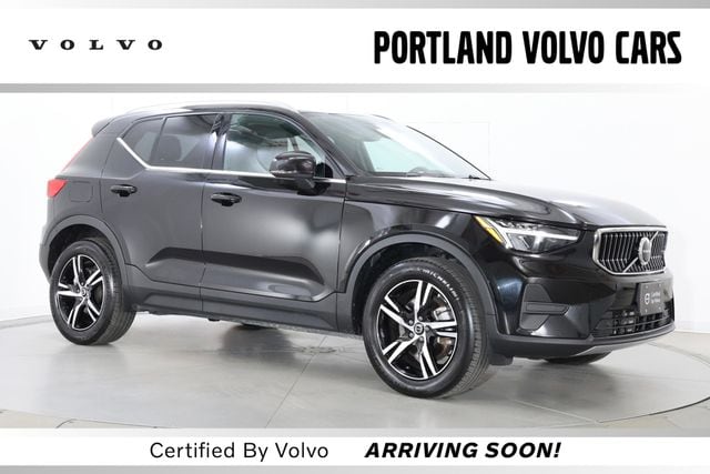 2025 Volvo XC40 B5 Core Bright Theme SUV