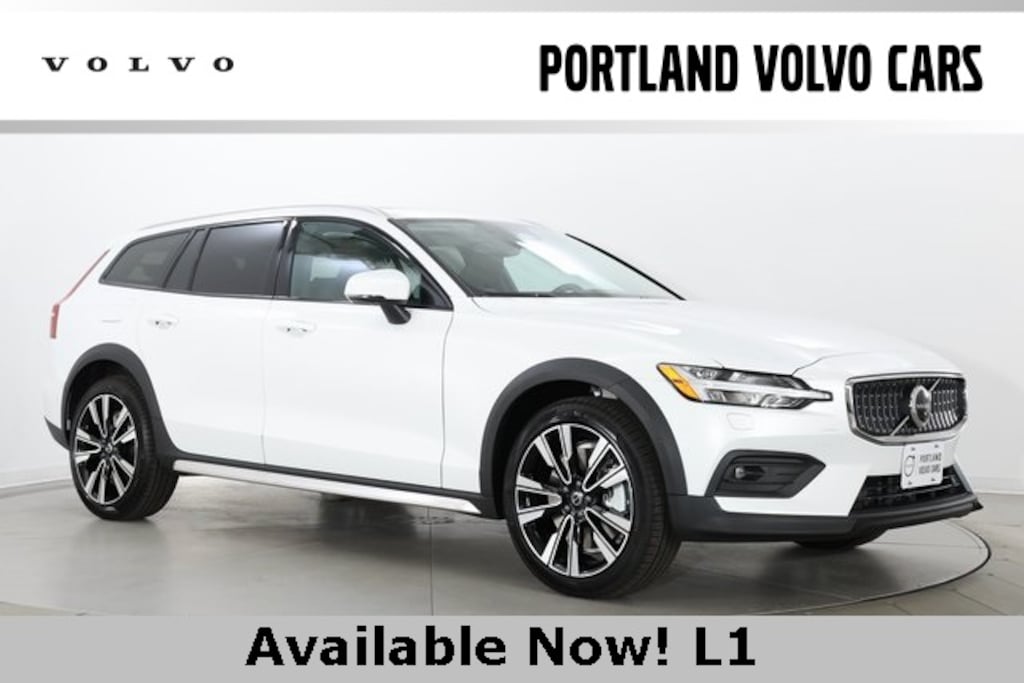 New 2026 Volvo V60 Cross Country B5 Ultra Wagon