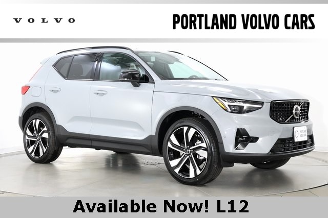 2025 Volvo XC40