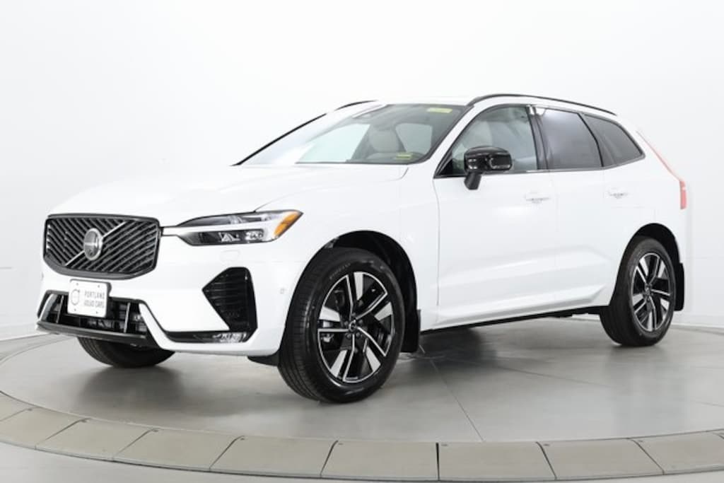 New 2026 Volvo XC60 B5 Plus SUV