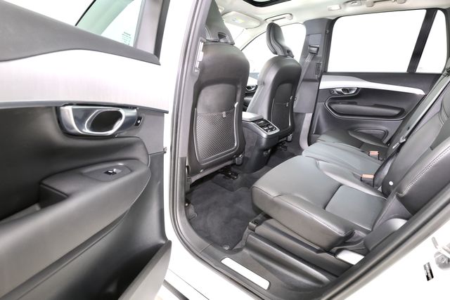 2025 Volvo XC90 Core - Photo 17